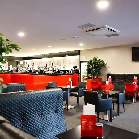 Doubletree By Hilton Milton Keynes-2