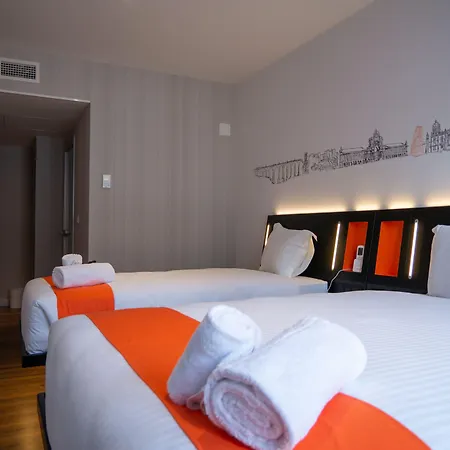 Easyhotel Milton Keynes-3
